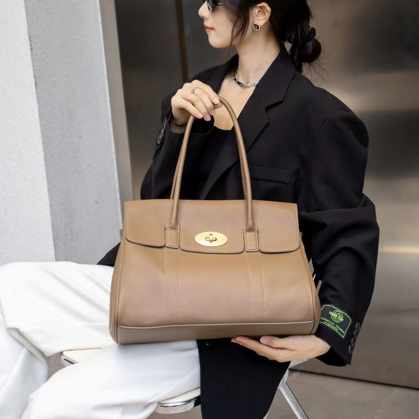 Women's Leather Large Capacity Commuter Underarm Yuan Handbags