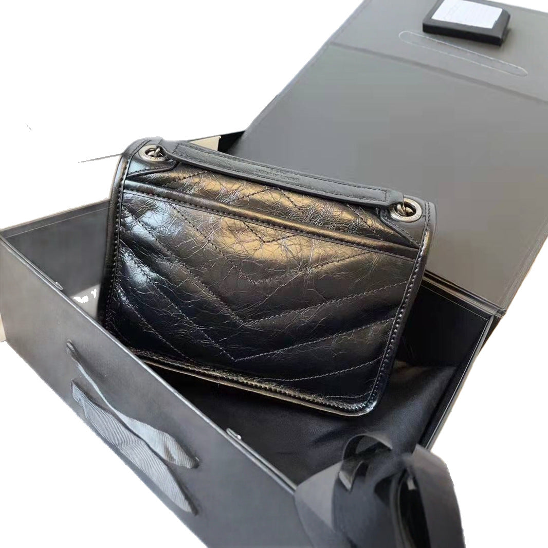 Women's Attractive Oil Wax Cowhide Physical Bags