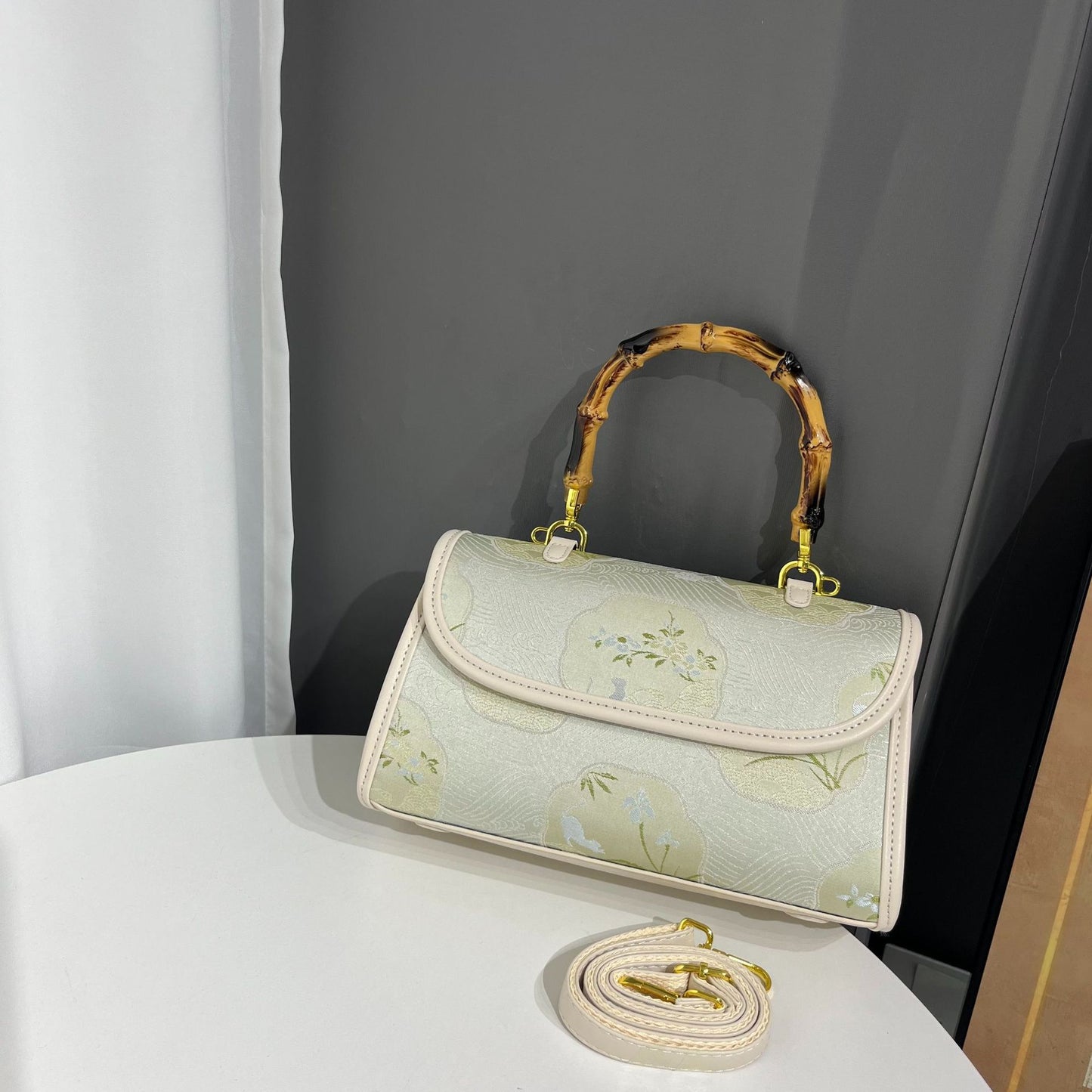 Women's Elegant Chinese Style Retro Pattern Yarn Handbags