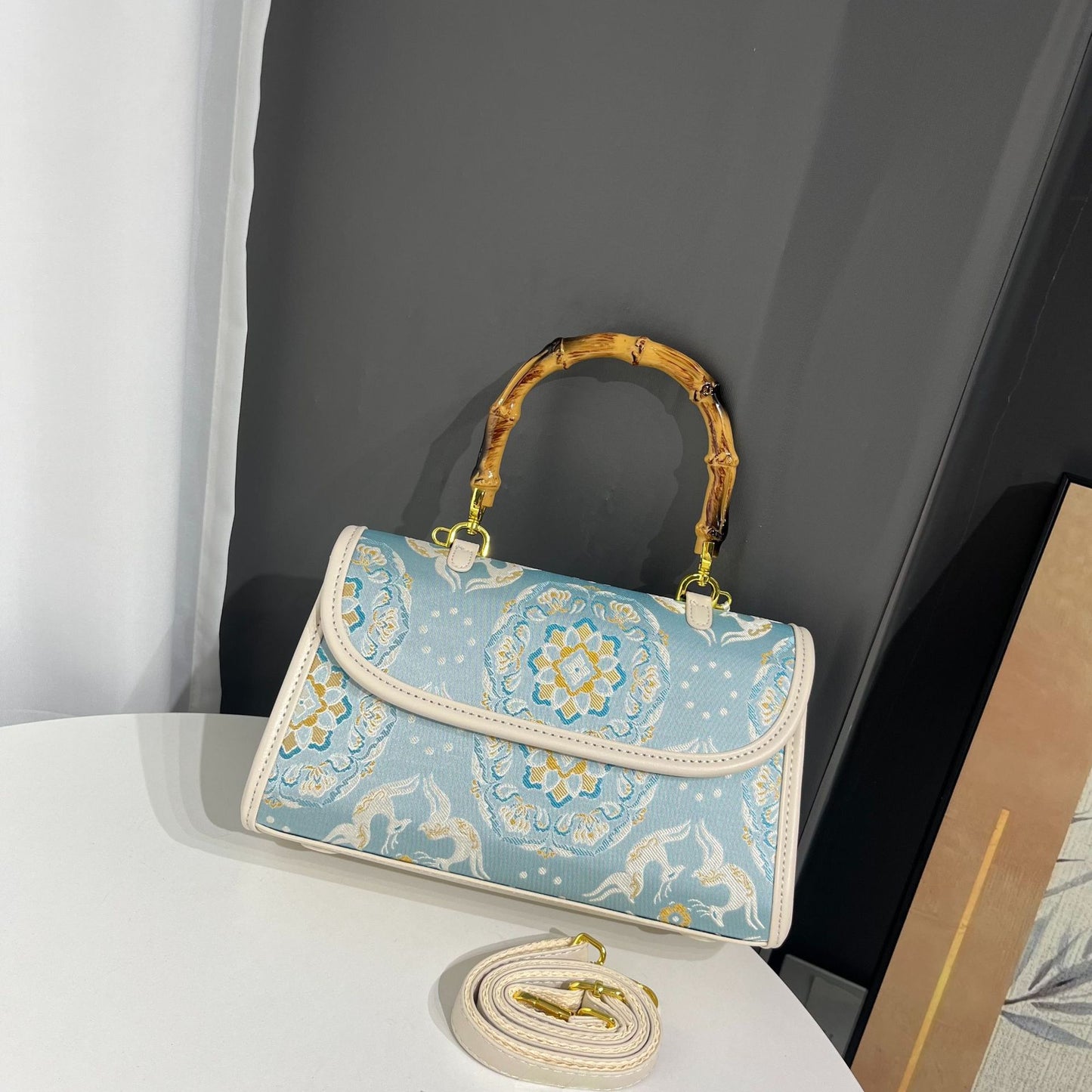 Women's Elegant Chinese Style Retro Pattern Yarn Handbags