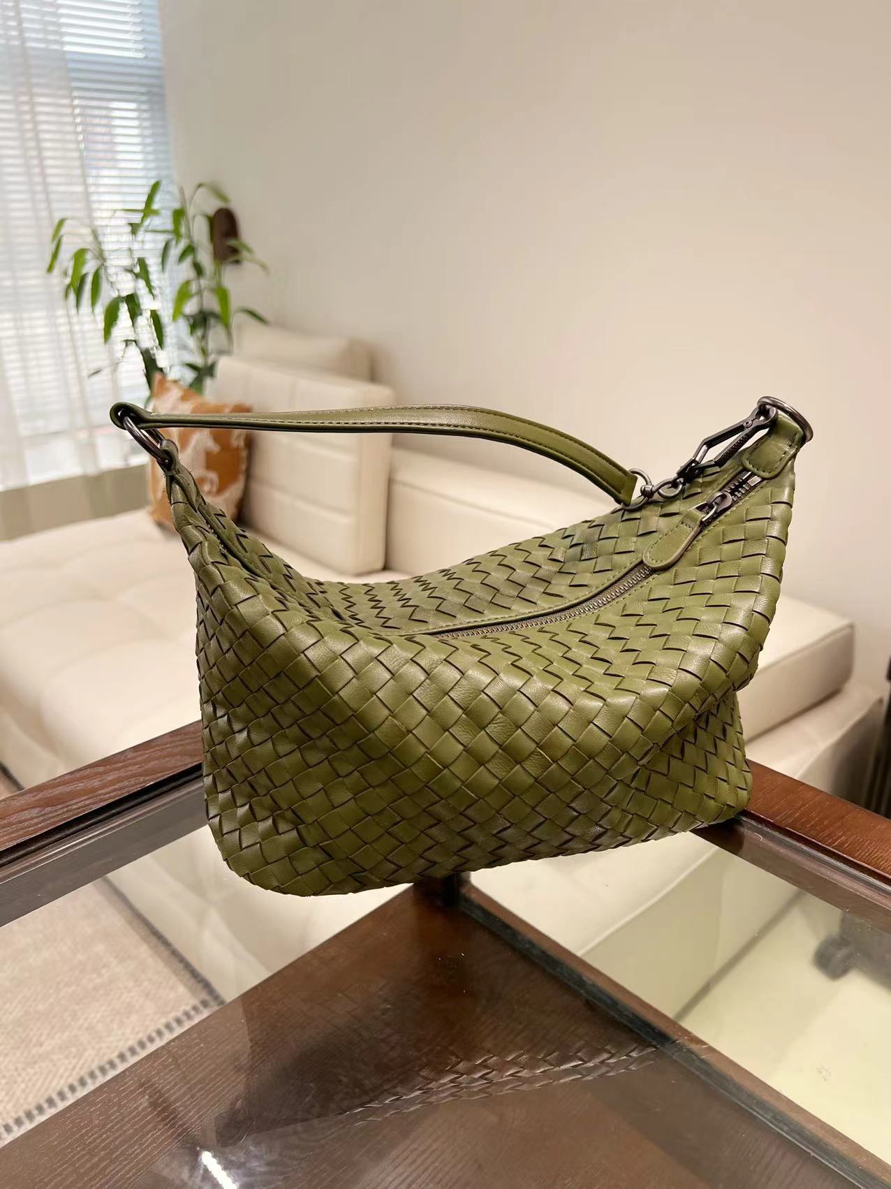 Women's Luxury Moon Fashion Genuine Leather Woven Portable Large Shoulder Bags
