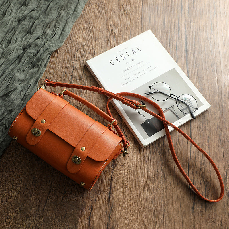 Women's Mountain Handmade Autumn Vegetable Tanning Leather Crossbody Bags