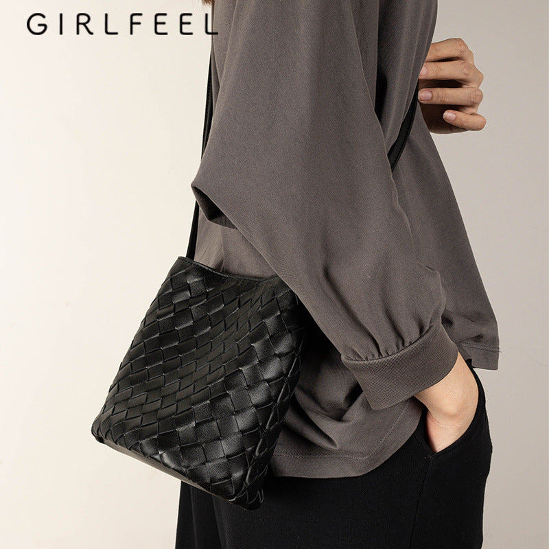 Women's Sheepskin Woven Genuine Leather Design Trendy Crossbody Bags