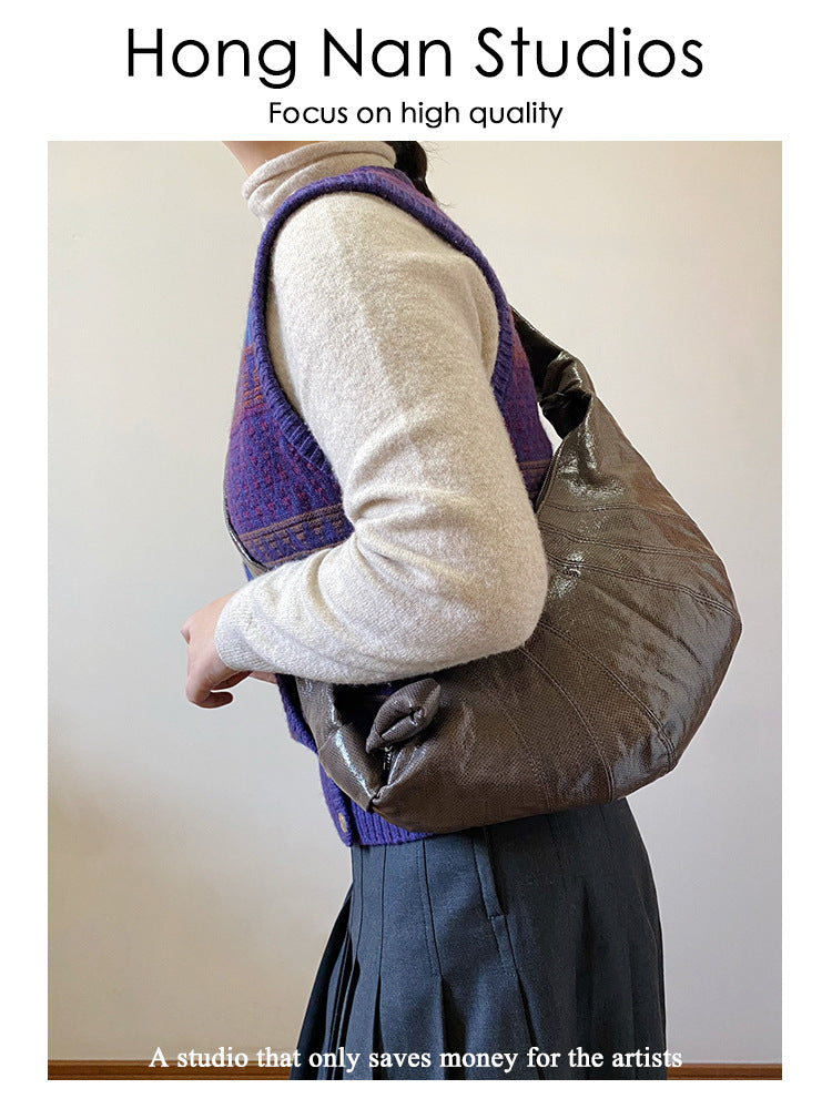 Linen Coated Croissant Niche Ode Advanced Texture Crossbody Bags