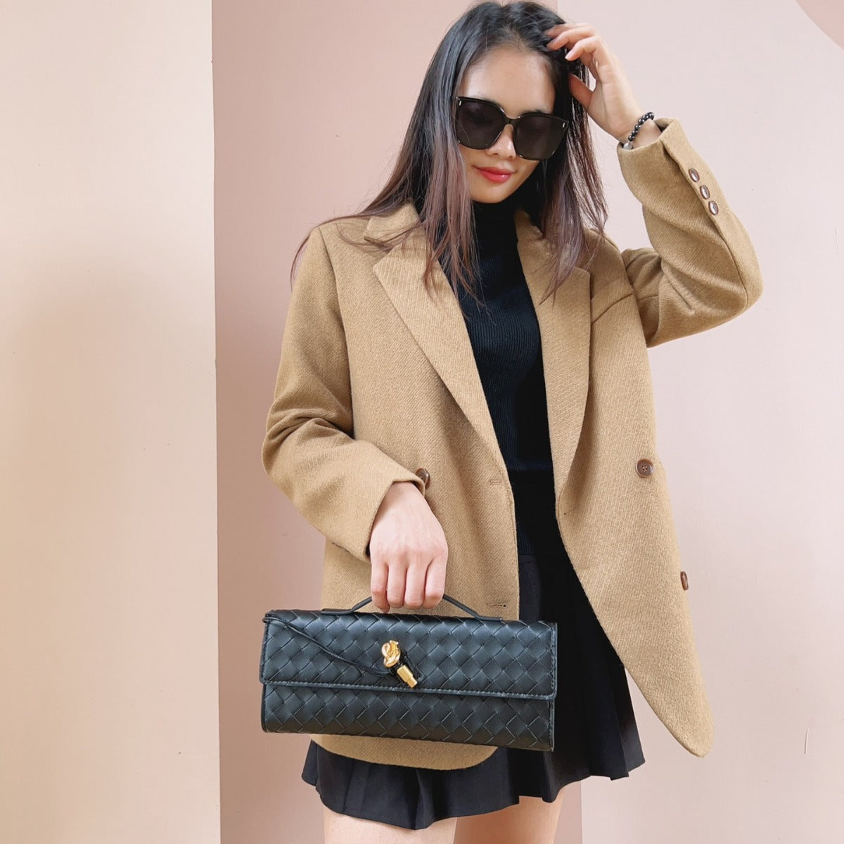Women's French Stick Texture Hand-woven Hardware Fashion Handbags