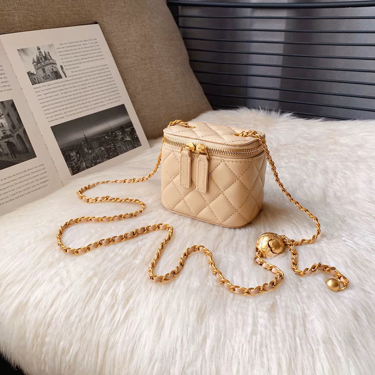 Classic Style Golden Balls Box Rhombus Small Square Bags