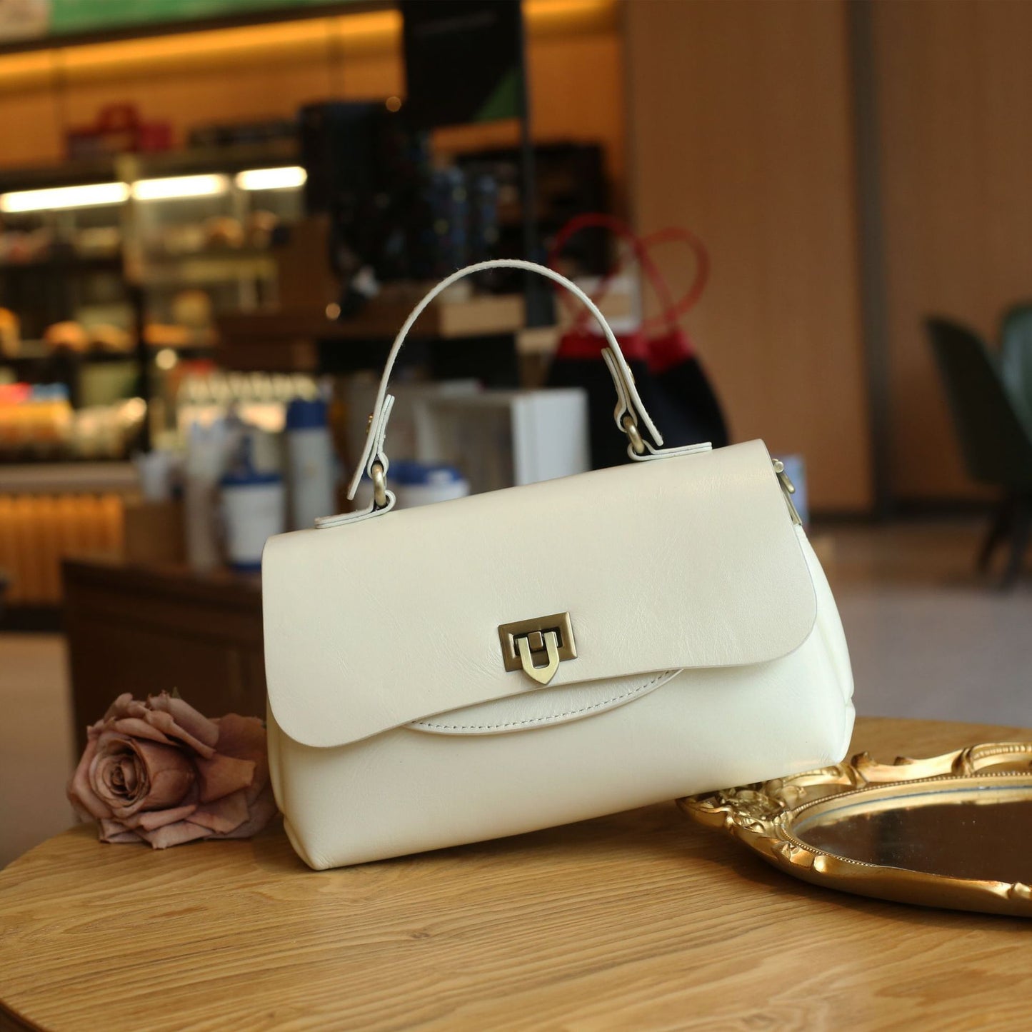 Women's Tanning Leather Single Wide Strap Ribbon Commuter Shoulder Bags