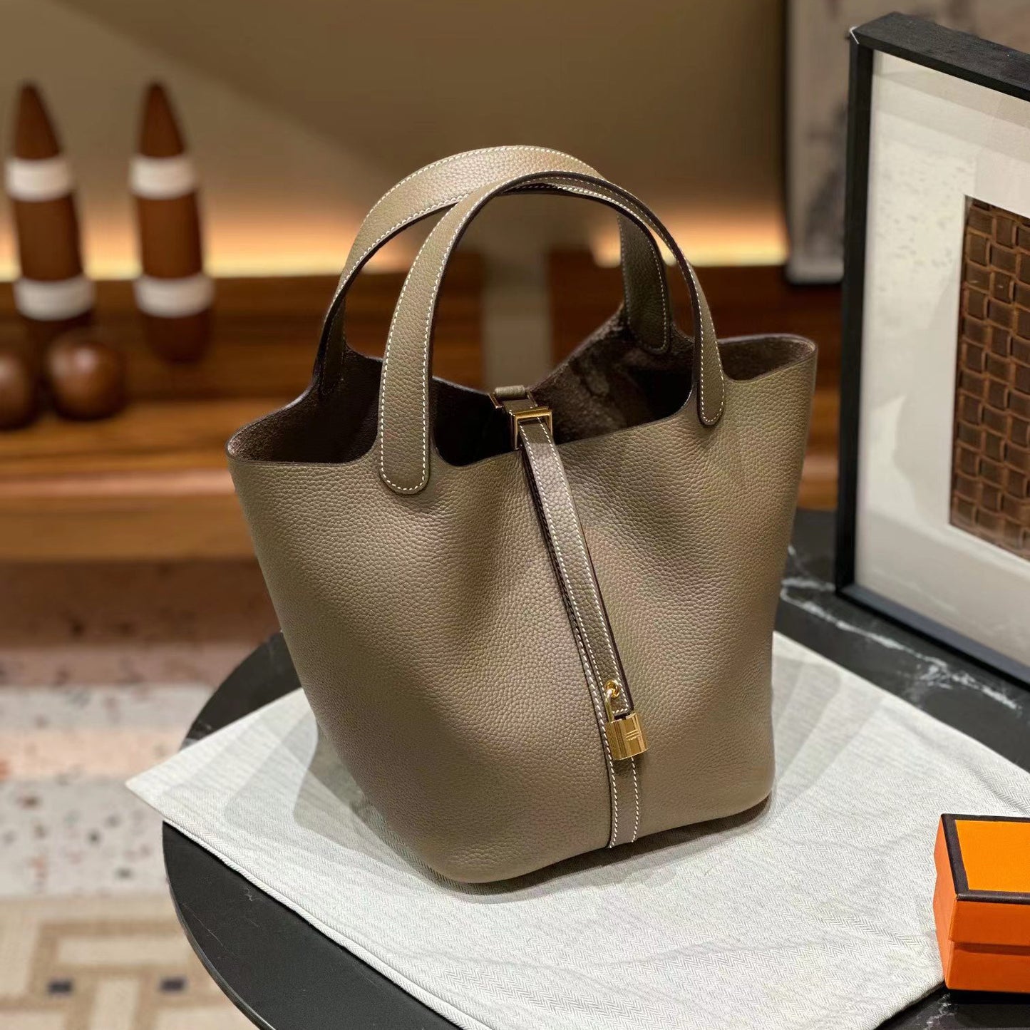 Women's Leather Litchi Pattern Hand Holding Handmade Handbags