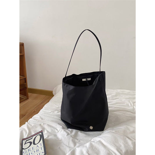 Classic Nylon Cloth Large Capacity Totes Armpit Bags