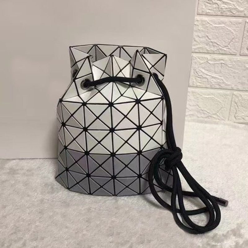 Women's Original Stitching Diamond Pattern Drawstring Round Shoulder Bags