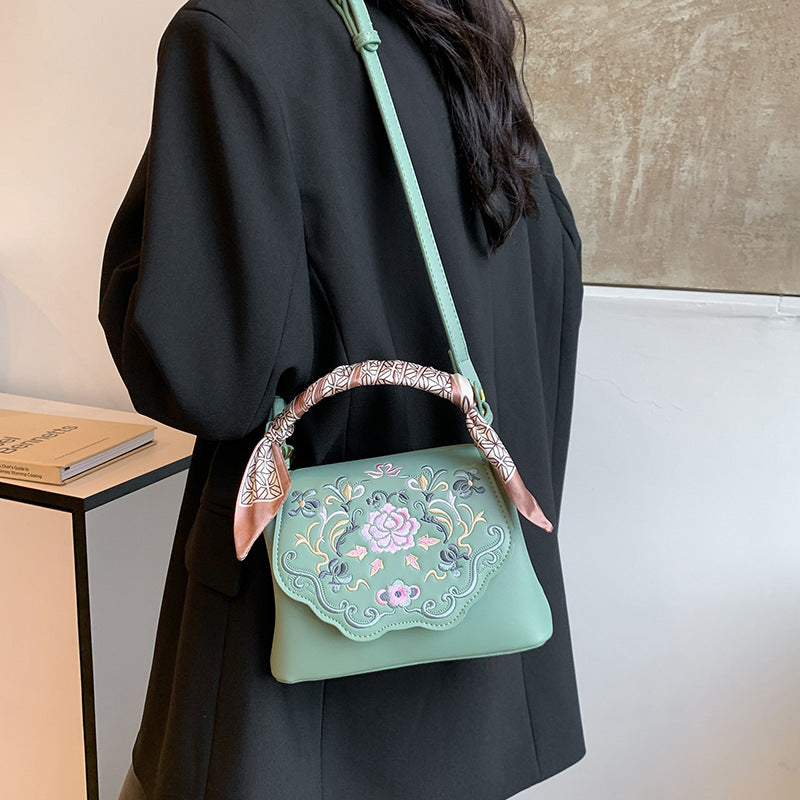 Female Chinese Fashion Embroidery Artistic Niche Crossbody Bags