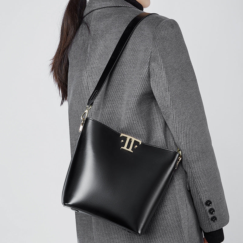 Women's Capacity Commuter Niche Genuine Leather Underarm Crossbody Bags