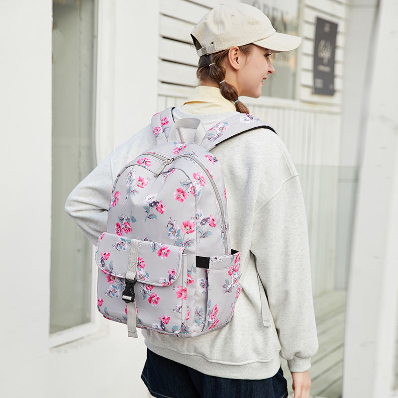 Fresh Fashion The Campus Of College Middle School Students' Schoolbags