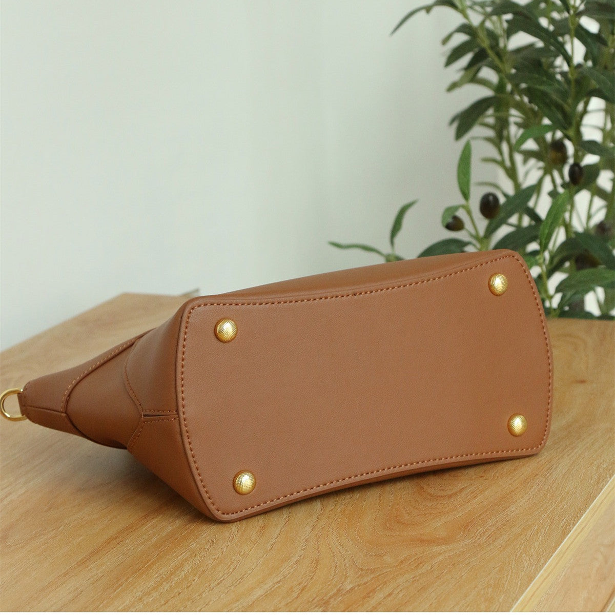 Women's Niche Wings Style Temperament Commute Cowhide Handbags