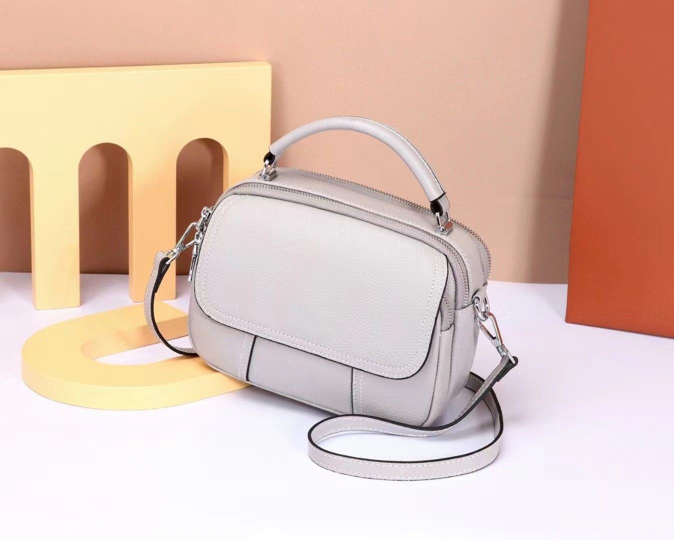 Women's Leather Fashionable Large Capacity First Layer Shoulder Bags