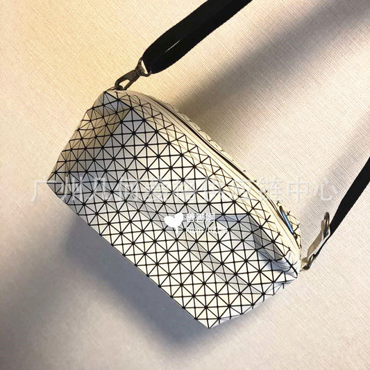 Women's Geometric Rhombus Saddle Portable Silicone For Crossbody Bags