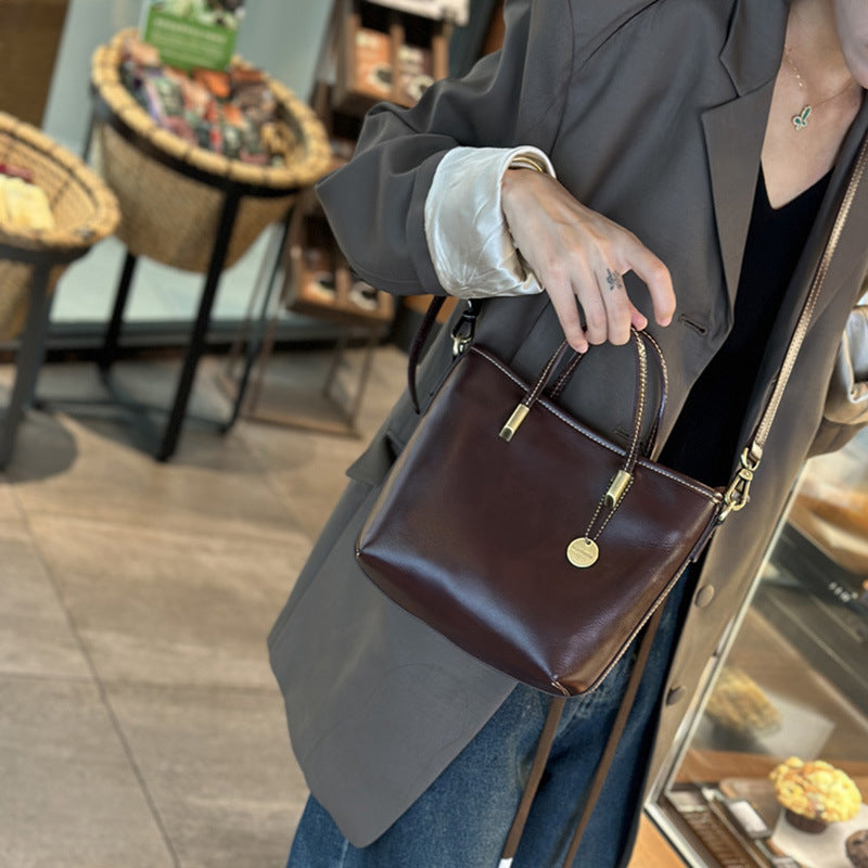 Women's Genuine Leather Retro Top Layer Vegetable Tanning Large Shoulder Bags