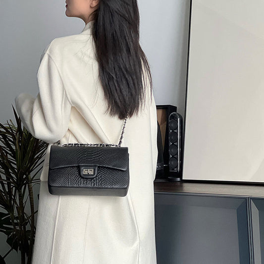 Boutique Yak Style Chain Underarm Genuine Bags