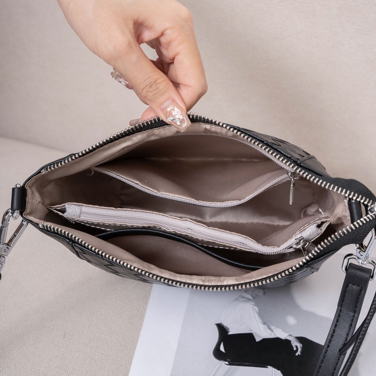 Women's Simple Practical Soft Pressure Woven Pattern Shoulder Bags
