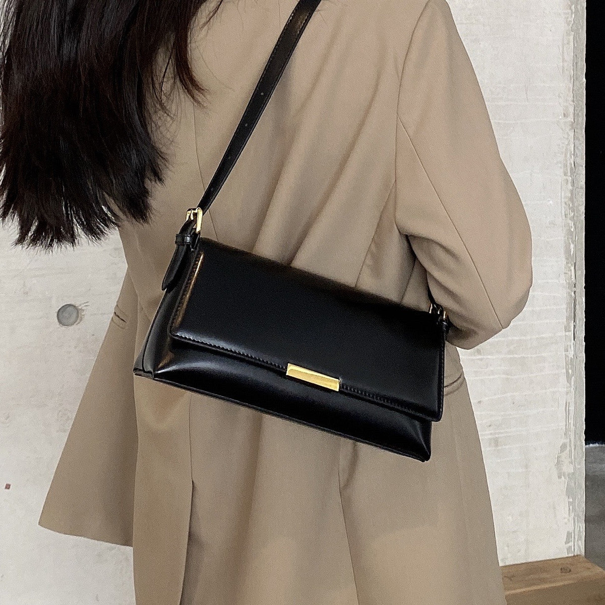 Women's Underarm Fashionable High-grade Horizontal Cowhide Shoulder Bags