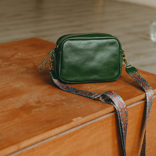 Women's Leather Simple Artistic Retro Personality Trend Crossbody Bags