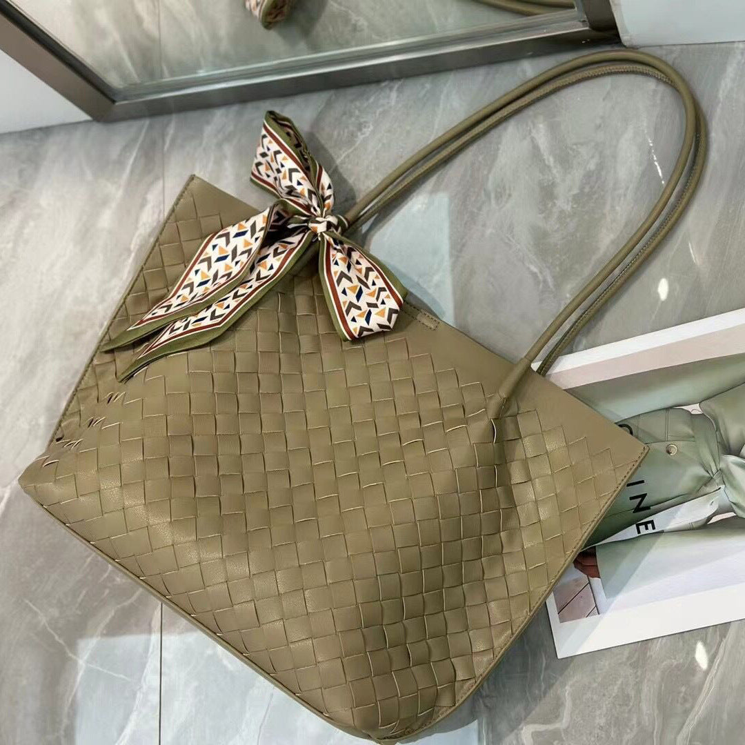 Women's Soft Cowhide Hand-woven Genuine Leather Vegetable Shoulder Bags