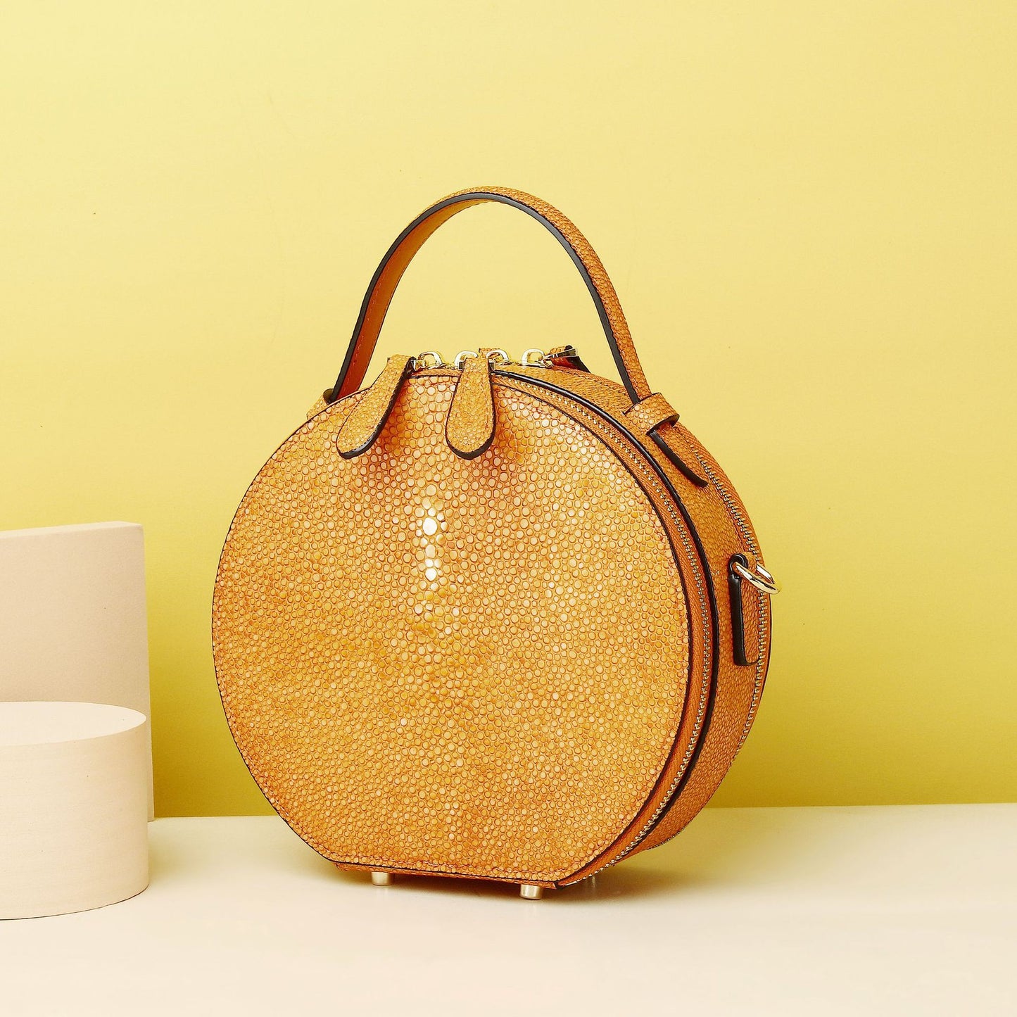 Women's Glossy Pearl Fish Embossing Round Classic Handbags