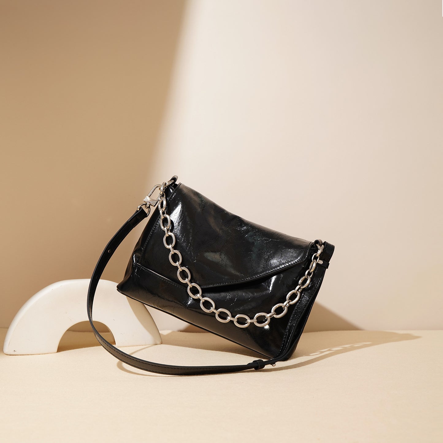 Women's Retro First Layer Cowhide Advanced Simple Bags