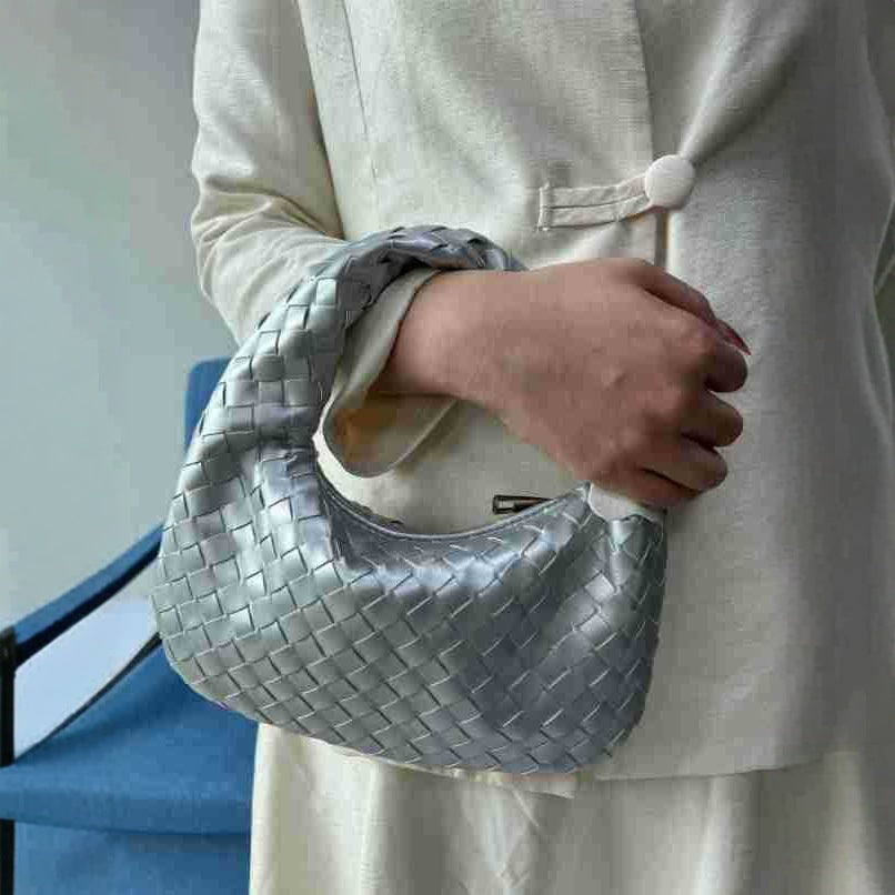 Elegant New Handmade Horn Portable Dumplings Handbags