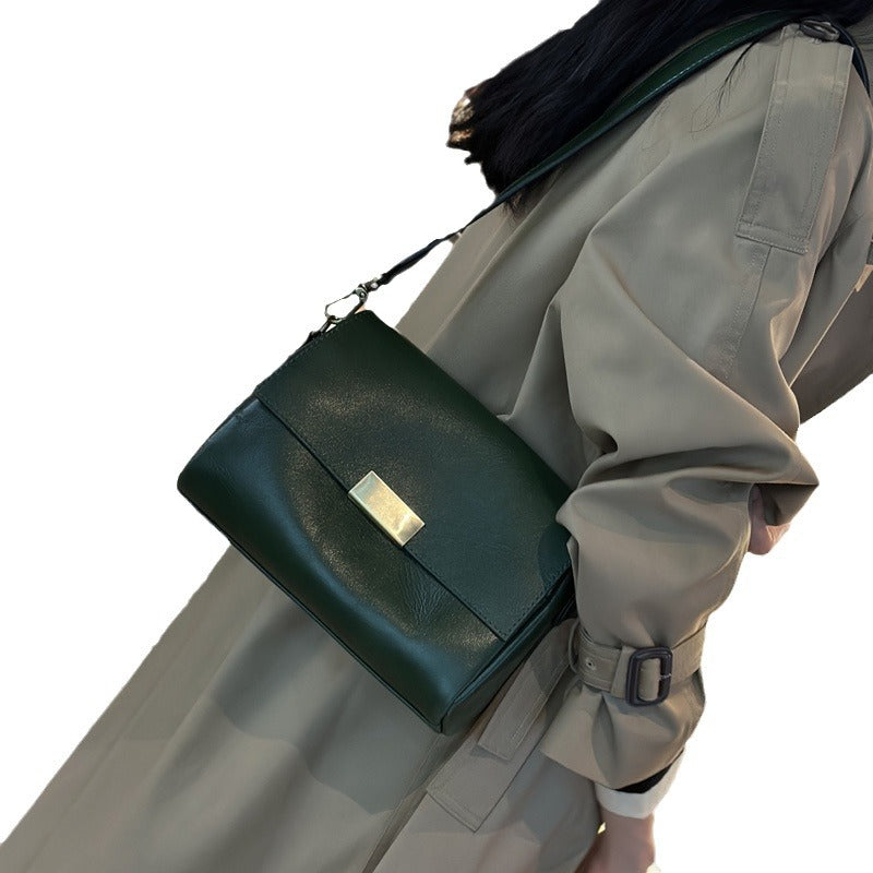 Women's Underarm Fashion Retro Sense Niche Leather Handbags