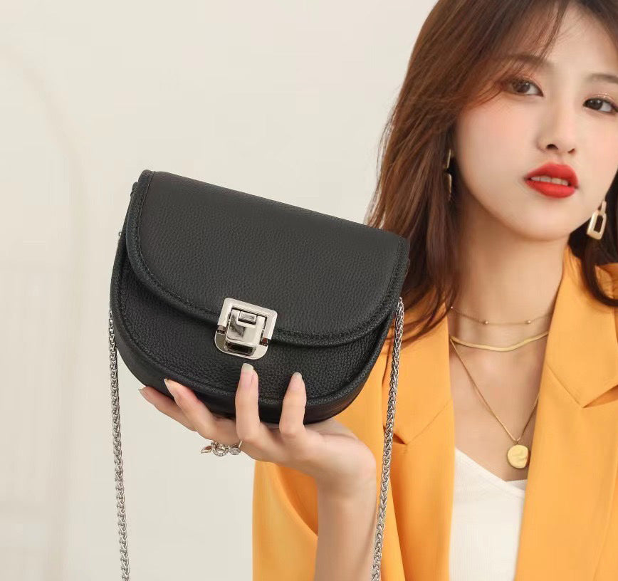 Advanced Texture Design Saddle Summer Soft Shoulder Bags