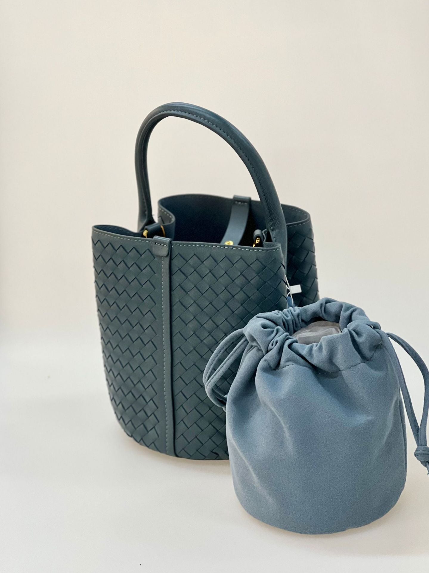 Women's Handmade Genuine Leather Woven High-grade Bucket Bags