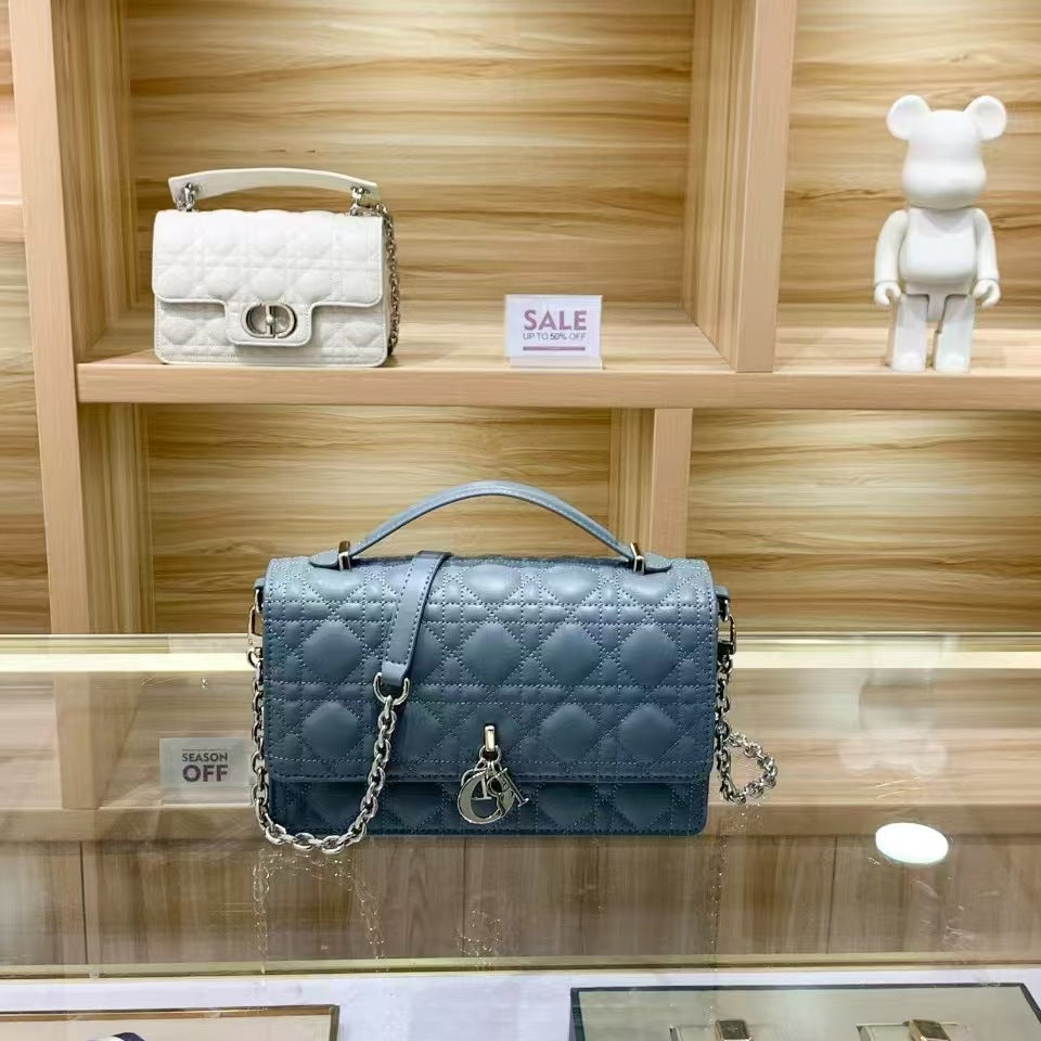 Durable High-grade Classic Style Rhombus Chain Small Square Bags
