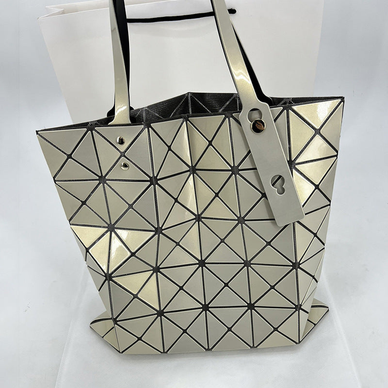 Women's Limited Lifetime Cream Yellow Metallic Gray Diamond Pattern Handbags