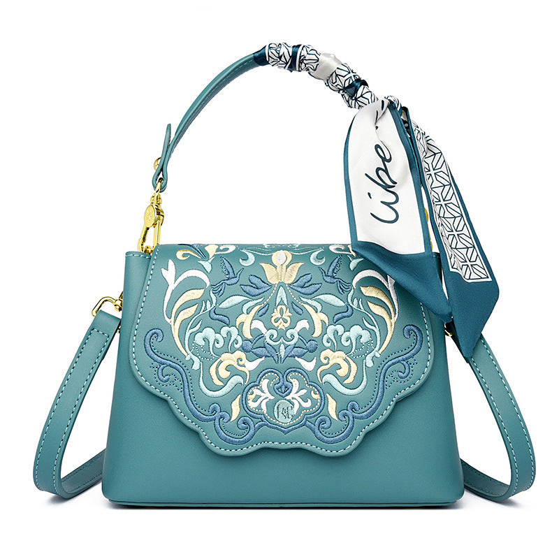 Women's Niche Ethnic Style Embroidered High-grade Fashionable Retro Artistic National Handbags