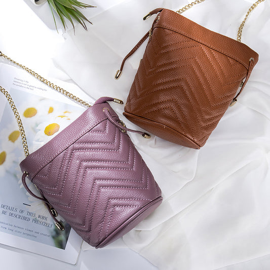 Women's Layer Cowhide Fashion Chain Leather Striped Embroidery Thread One Bags