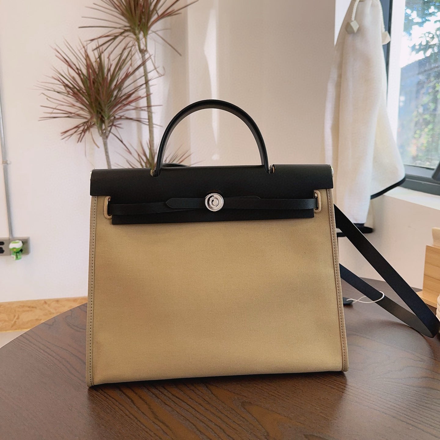 Women's Kelly Cowhide Stitching Canvas Large Capacity Handbags