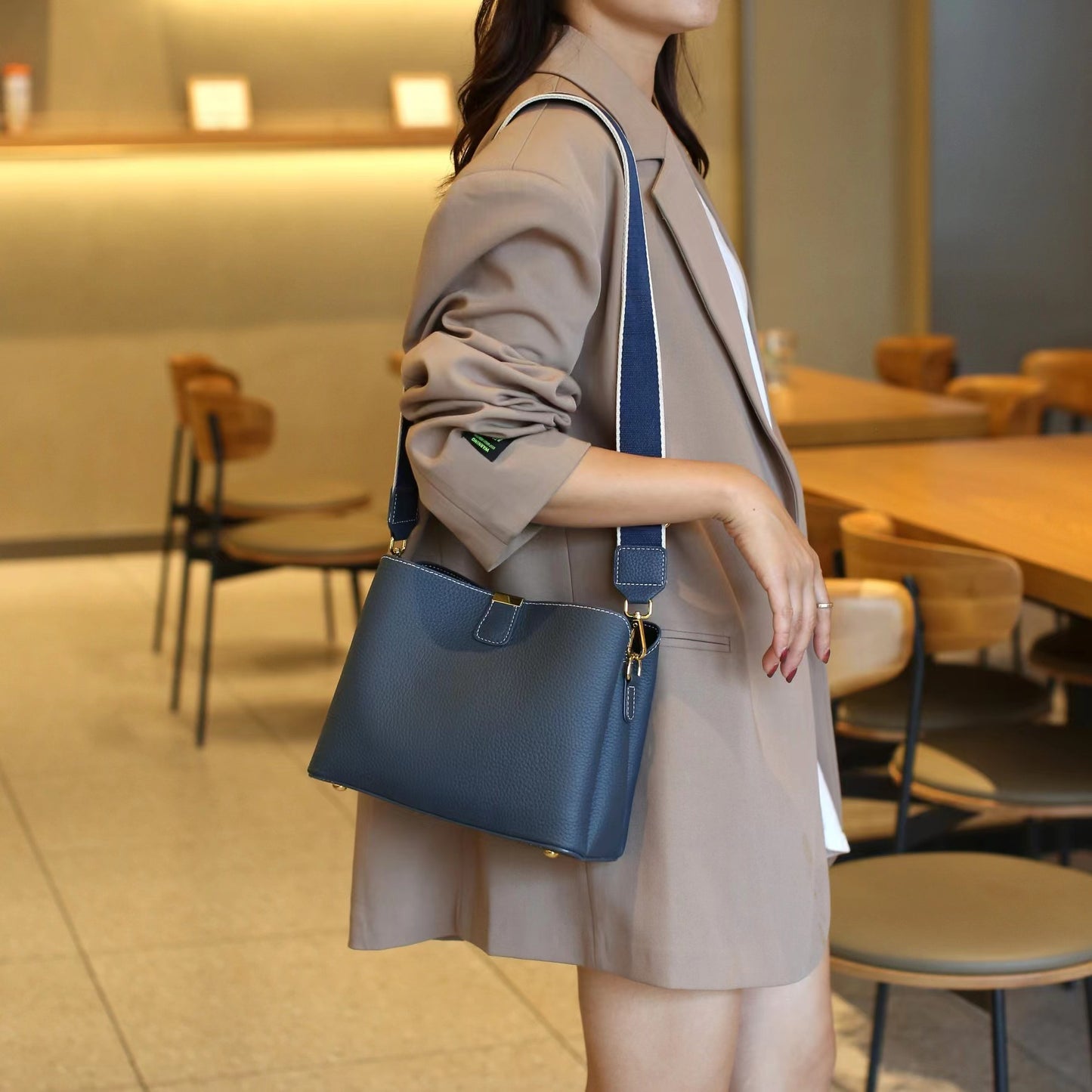Women's Summer Portable Western Style Fashion Simple Genuine Leather First Bucket Bags