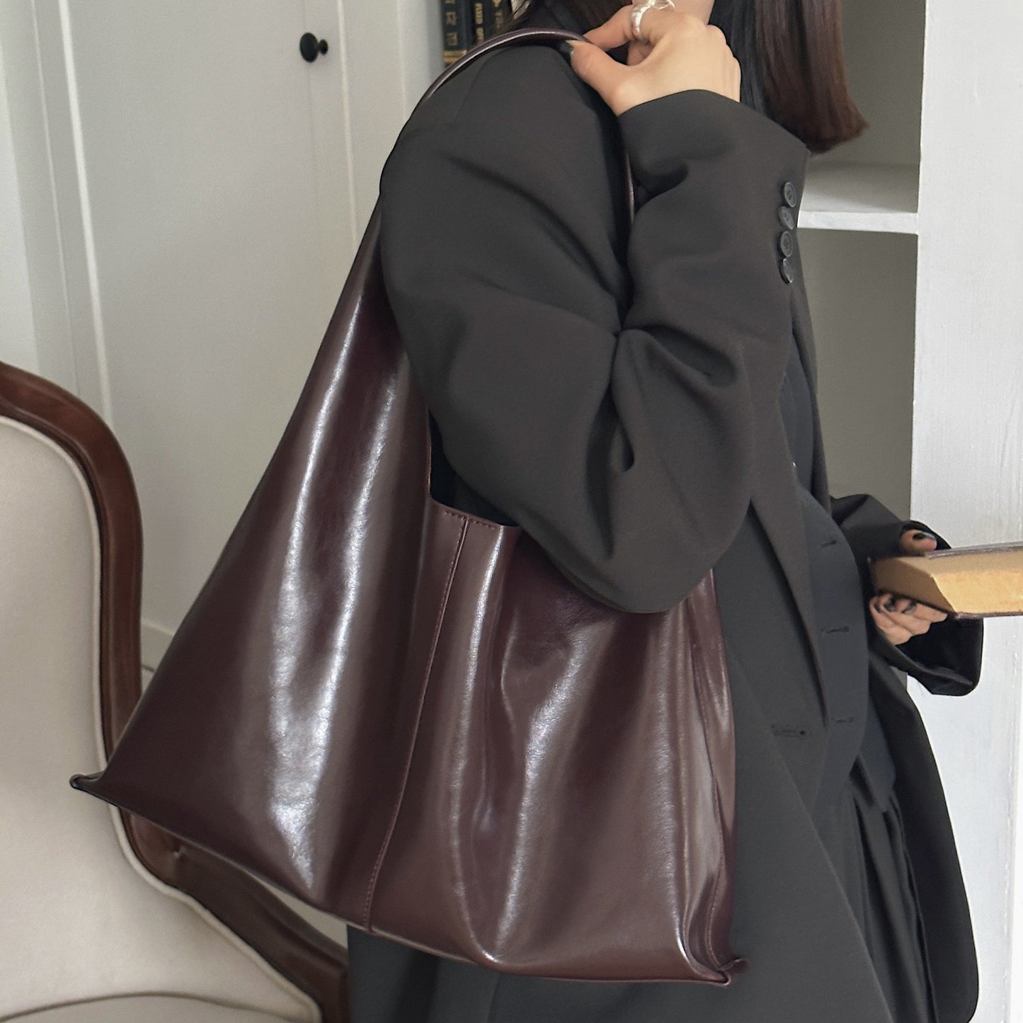 Women's Leather Oil Wax Large Capacity Minimalist Bags