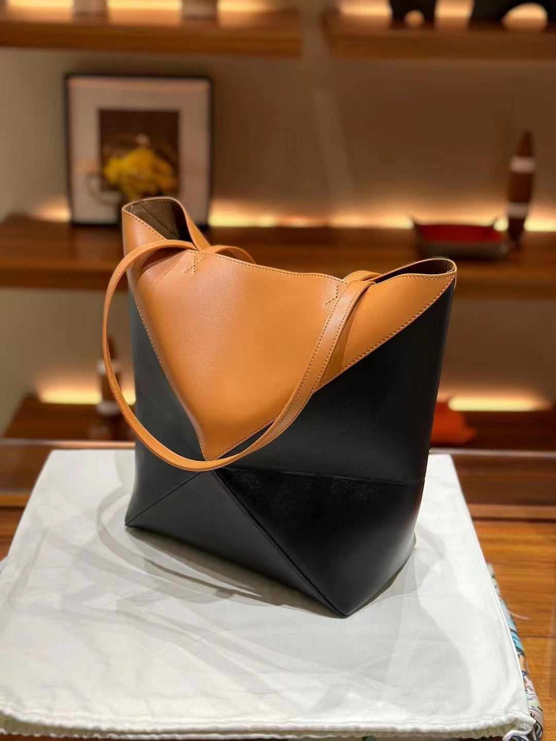 Layer Cowhide Large Capacity Geometric Portable Bags