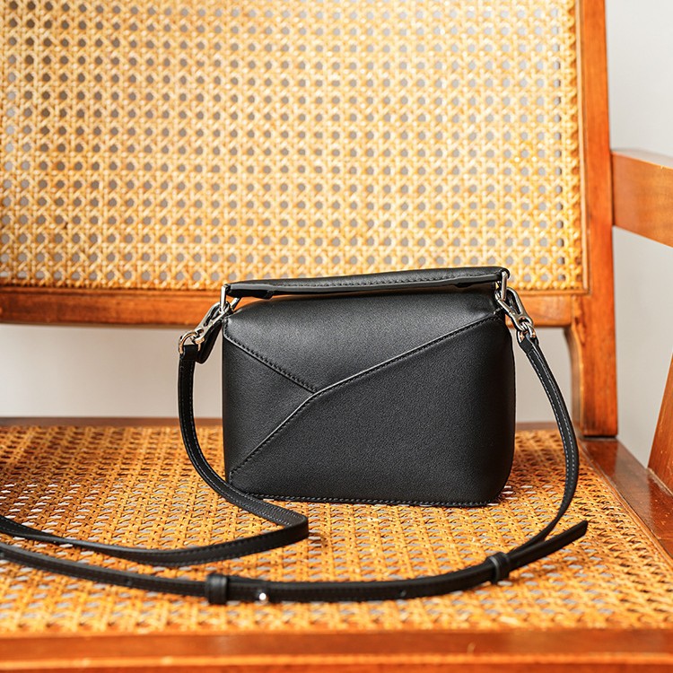 Women's Portable Genuine Cattlehide Leather Surface Large Tote Bags
