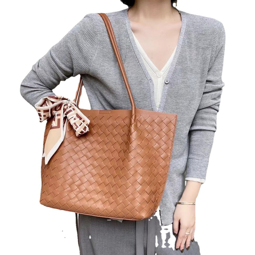 Women's Soft Cowhide Hand-woven Genuine Leather Vegetable Shoulder Bags