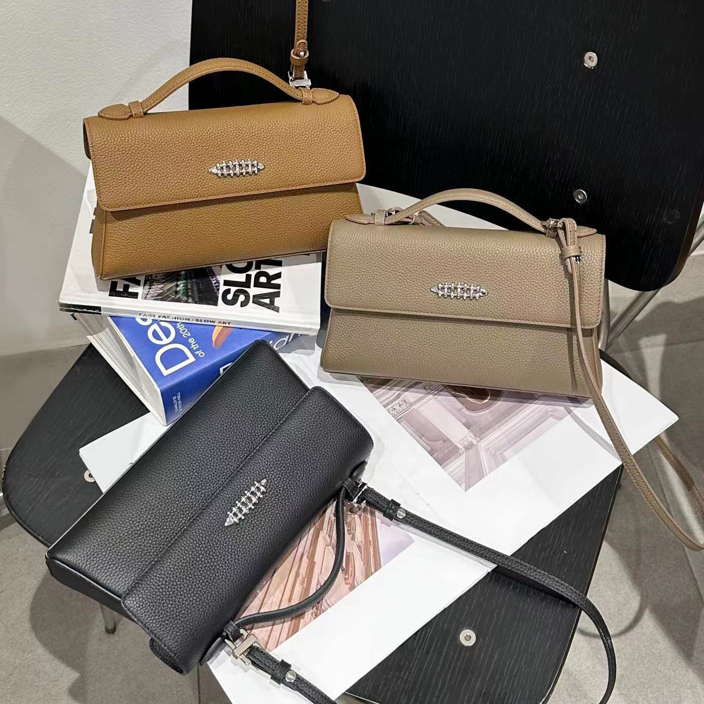 Women's Litchi Pattern First Layer Cowhide Commuter Handbags