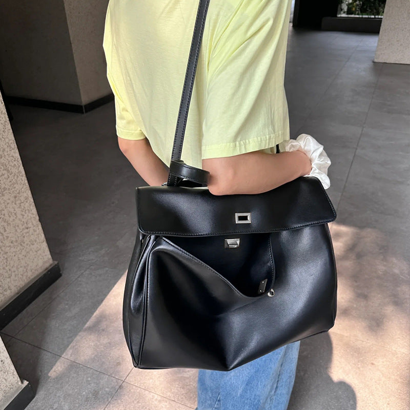 Style Callie Calfskin Underarm Large Capacity Shoulder Bags