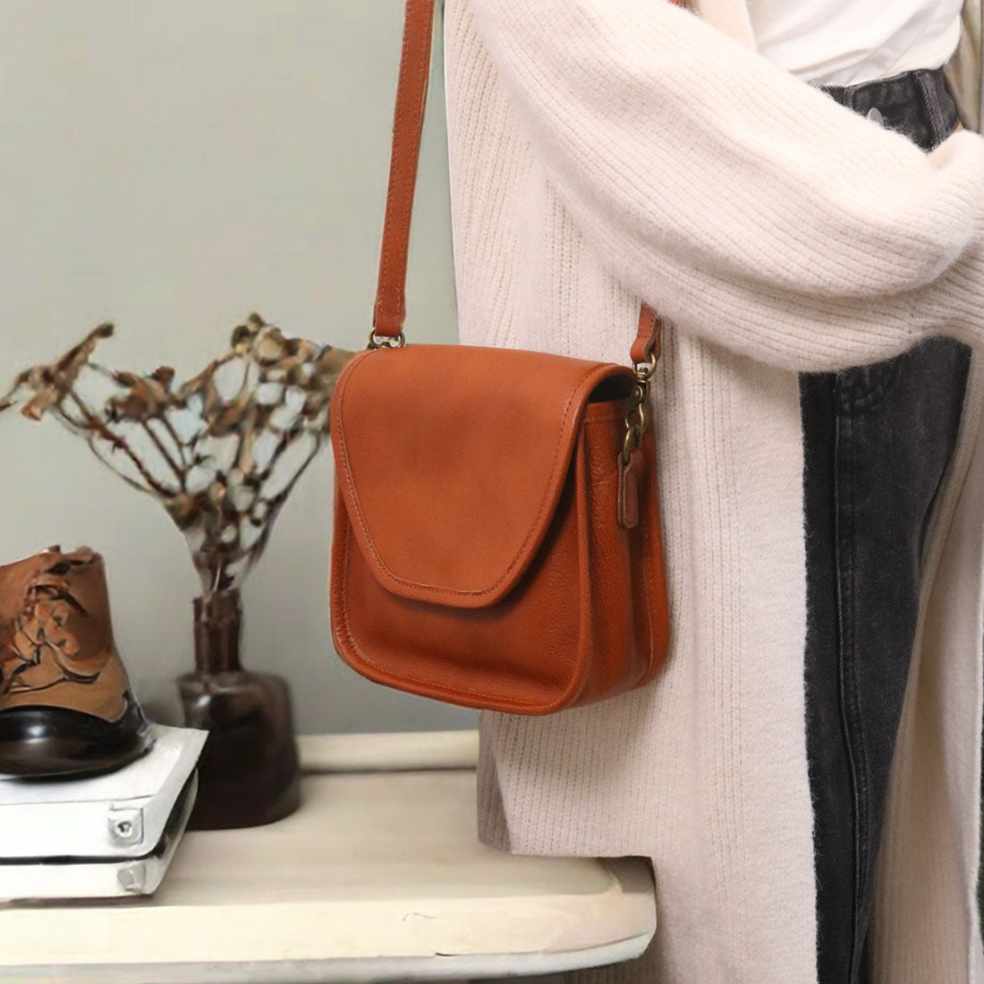 First Layer Cowhide Artistic Retro French Crossbody Bags