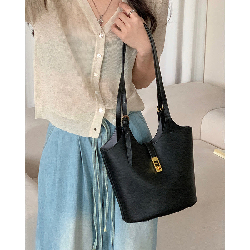 Women's Simple Large Capacity Commuting High-grade Leather Bucket Bags