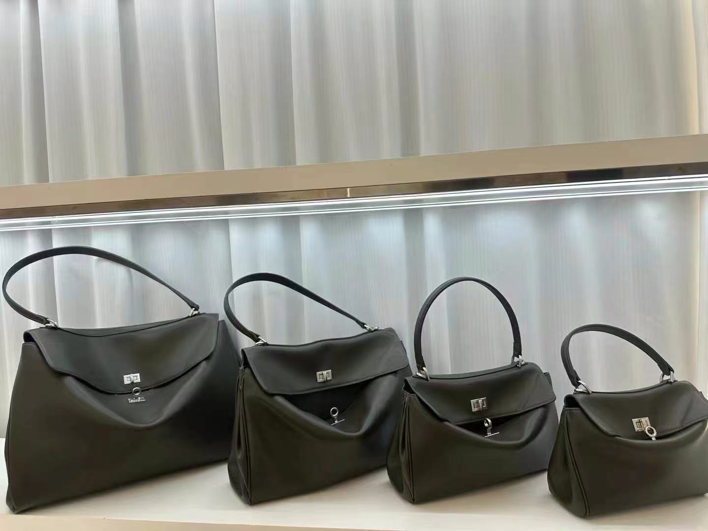 Women's Kelly Loose Neutral Large Capacity Totes Lock
