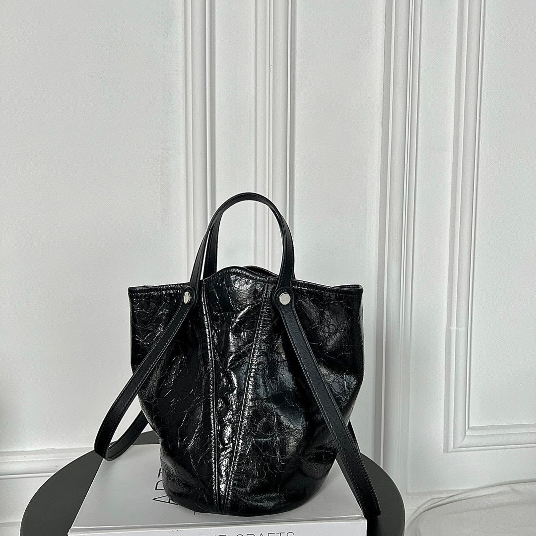High-grade Oil Wax Cowhide Simple Underarm Bucket Bags