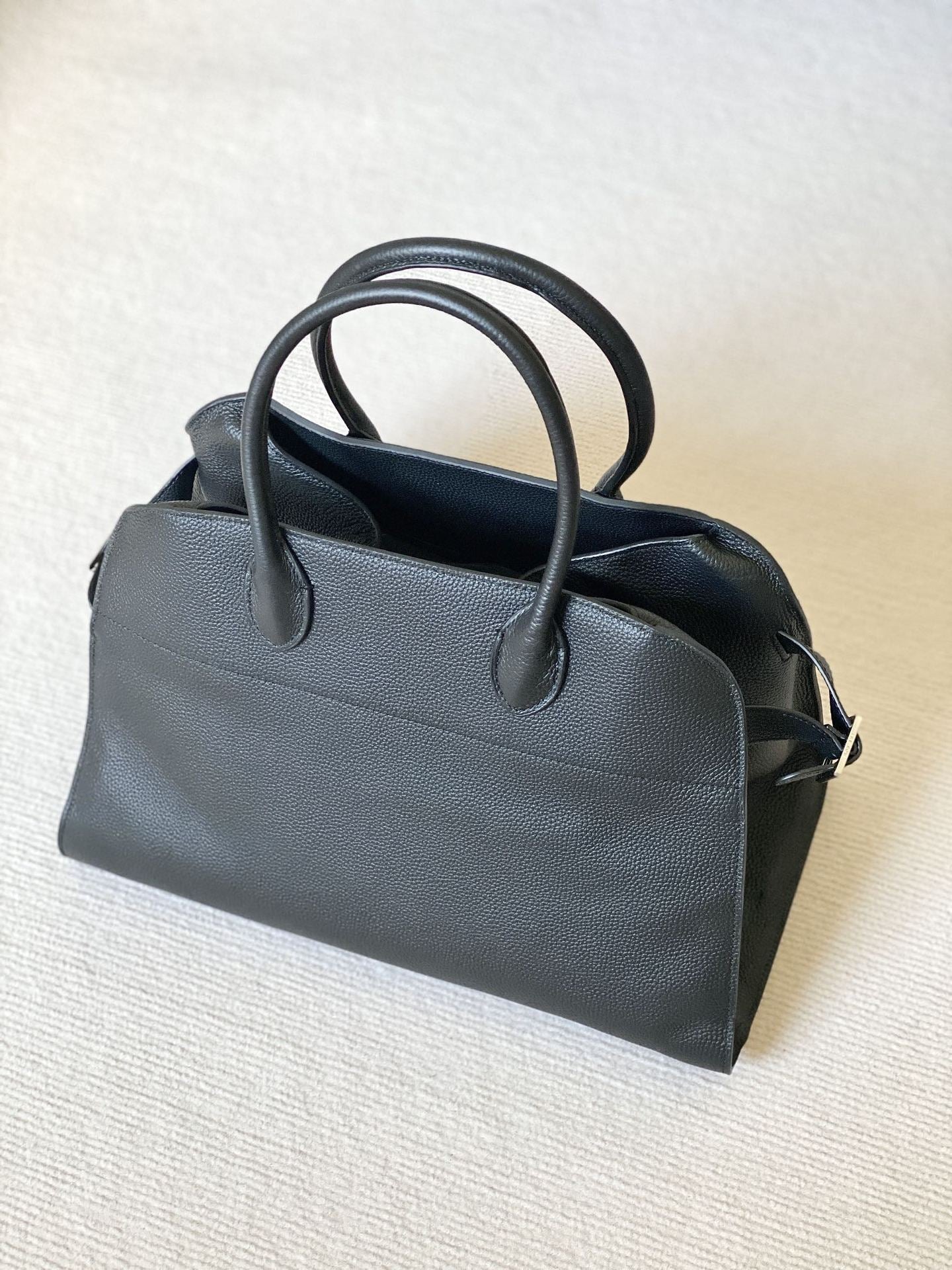 Cowhide Niche Advanced Sense Large Capacity Tote Bags