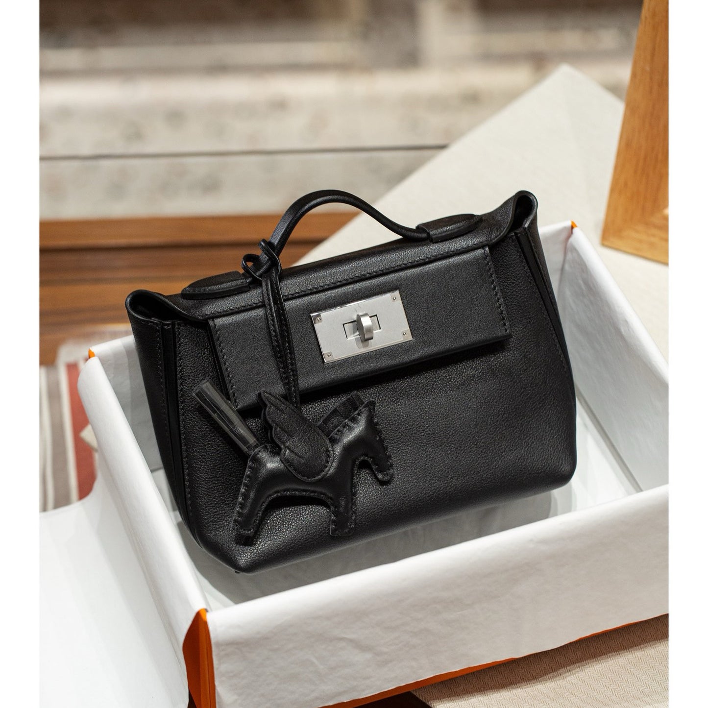 Women's Imported First Layer Cowhide Steel Hardware Shoulder Bags